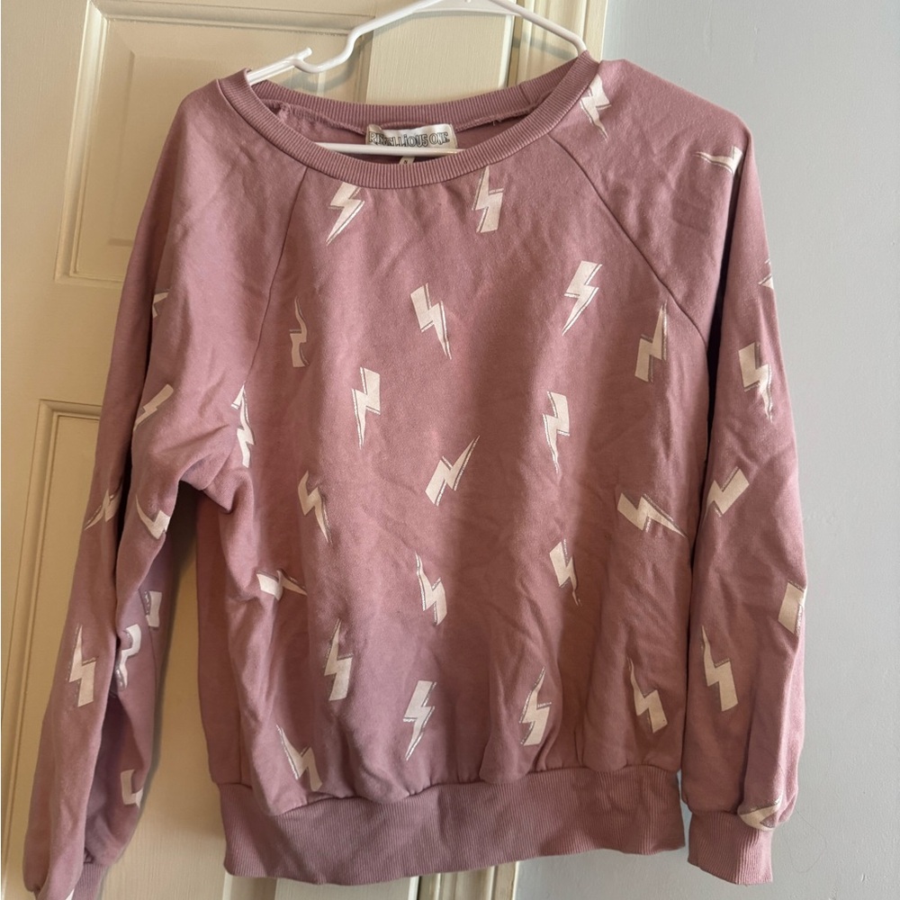 Pinkish, long sleeve with thunderbolts